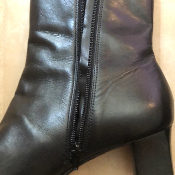 Black short boots - Picture 3 of 4